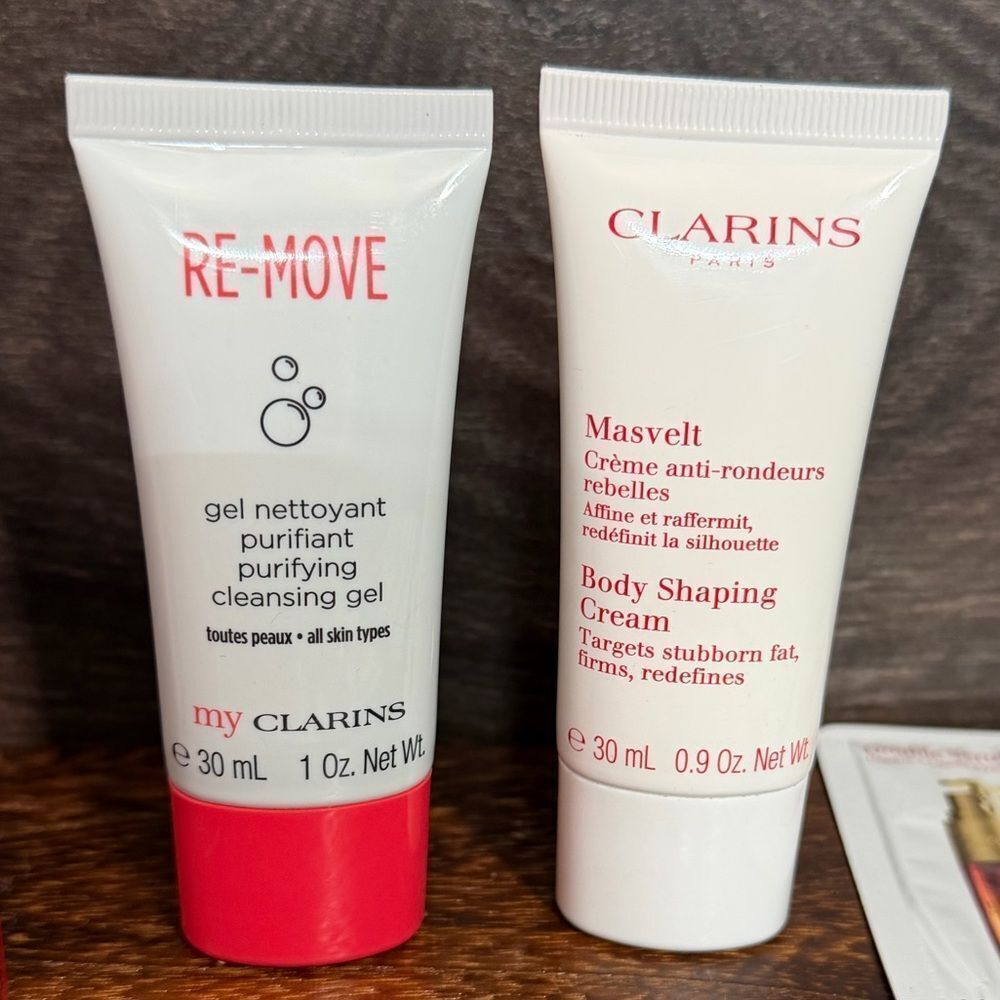 🌸 Clarins Deluxe Sample Beauty Bundle – Skincare + Lip Oils + Cleanser 🌸. New! - Picture 5 of 10